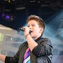 Parker sings his heart out--save some for the real show!